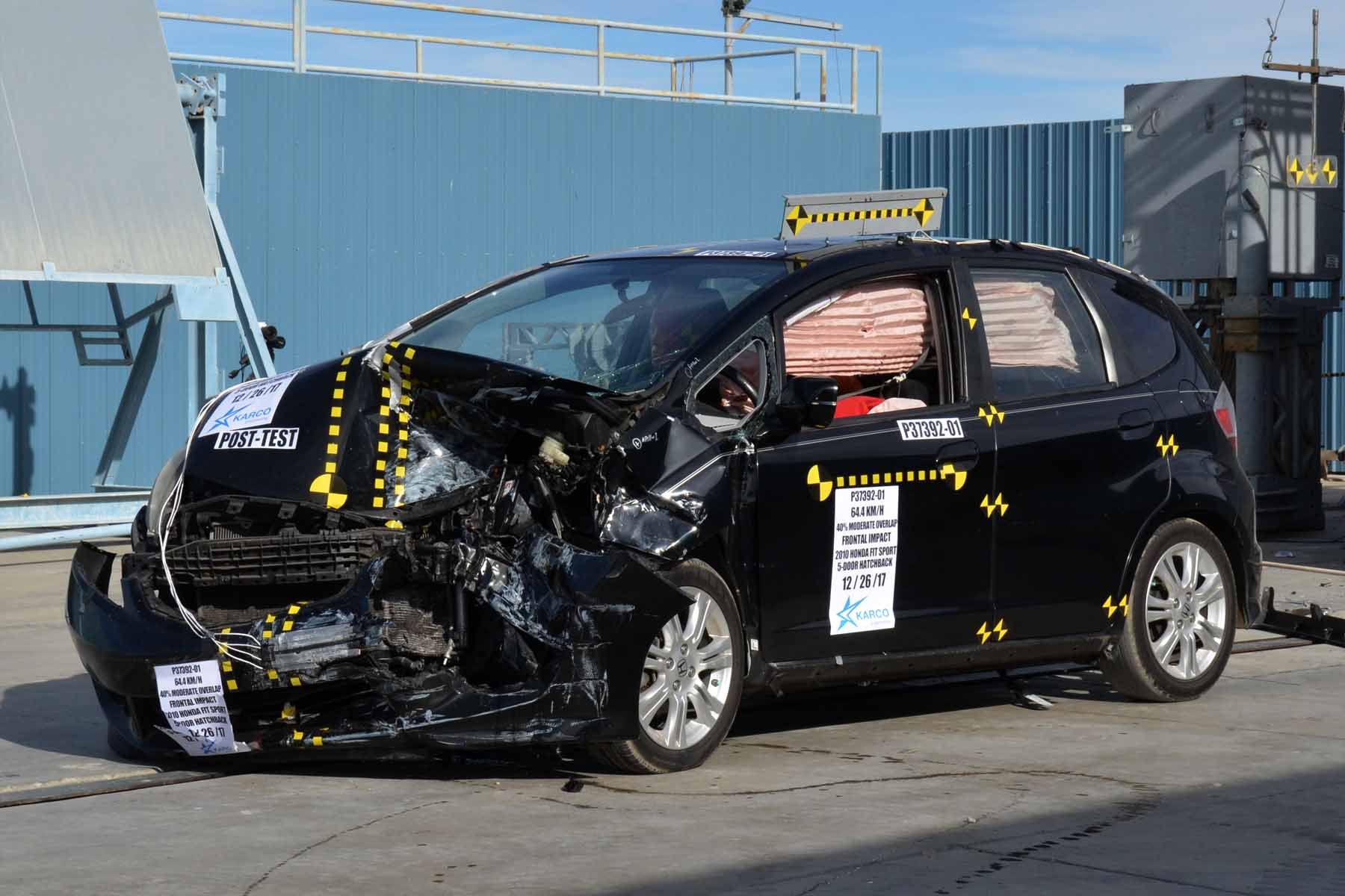 instal Stunt Car Crash Test free